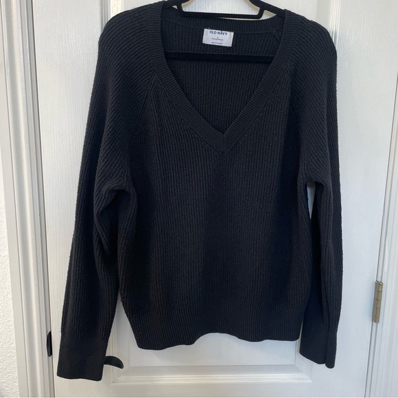 Old Navy Women's Charcoal V-Neck Sweater - Picture 1 of 4